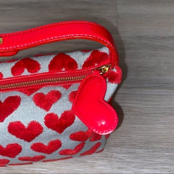 NWOT ❤️Think Bee Just Hearts Purse only avail in Japan - Picture 7 of 10